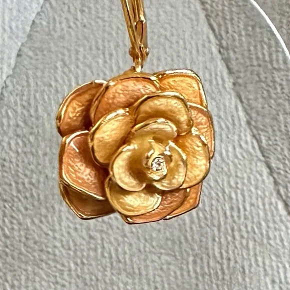 Joan River's Floral Dangle earrings. - Picture 6 of 8